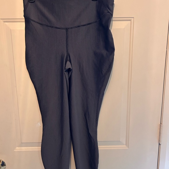 lululemon athletica Pants - Lululemon Athletica black stripe  Leggings- like new